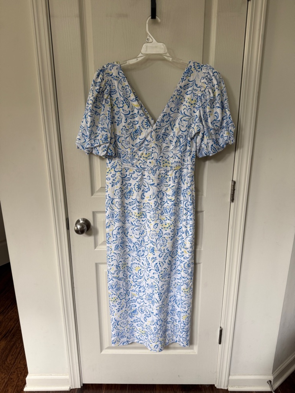 Blue and White Floral V-Neck Puff Sleeve Dress